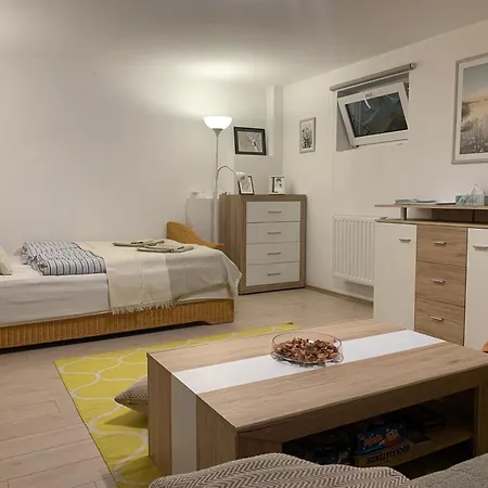 Pommedi Apartment *